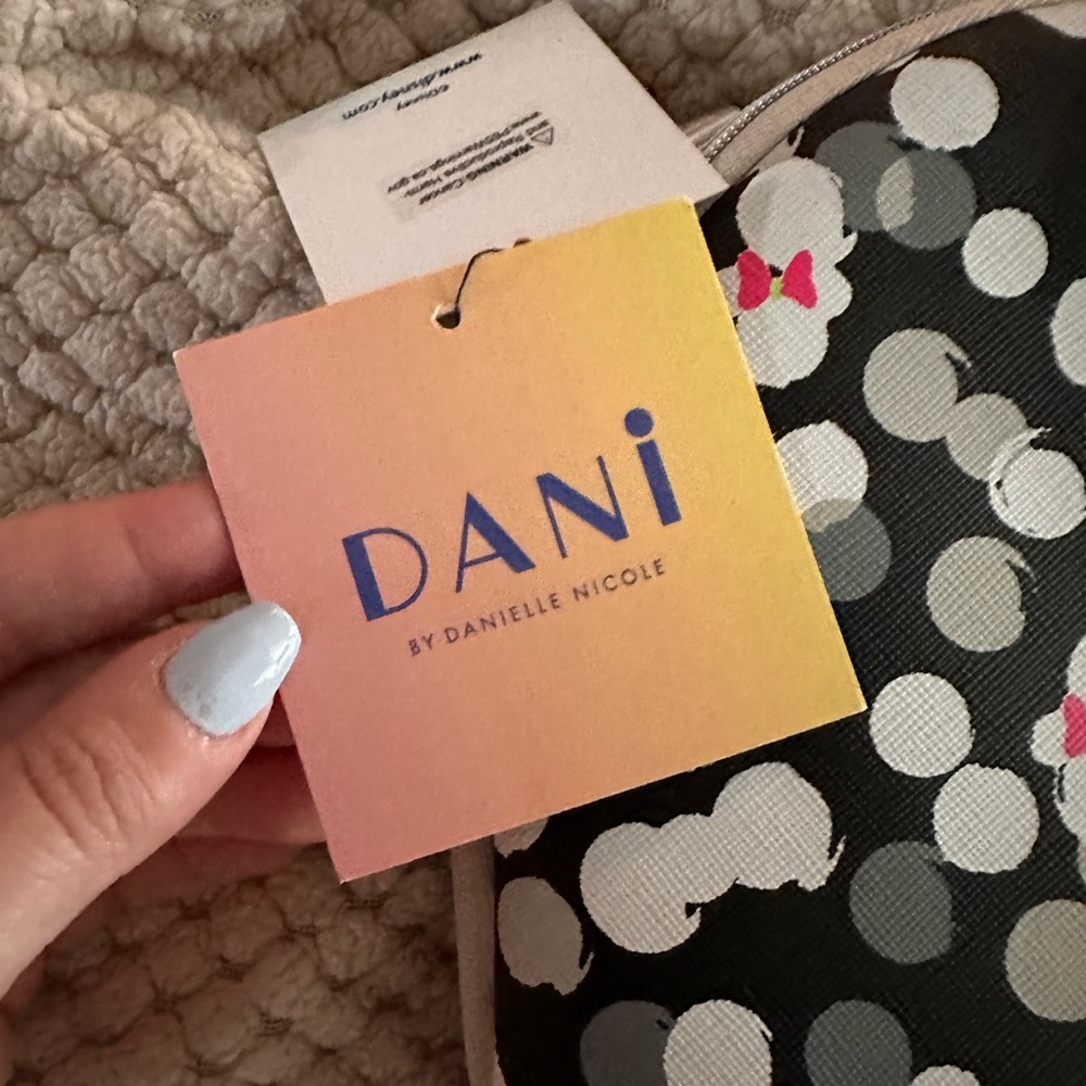 Disney & Dani by Danielle Nicole Minnie Mouse - Picture 3 of 4